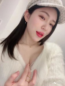 ​爱嘟嘴的塩見彩美图分享，迷人的嘟嘟唇！