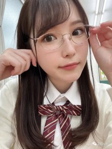 ​00后新人老师香水纯美图分享，粉嫩但不青涩！