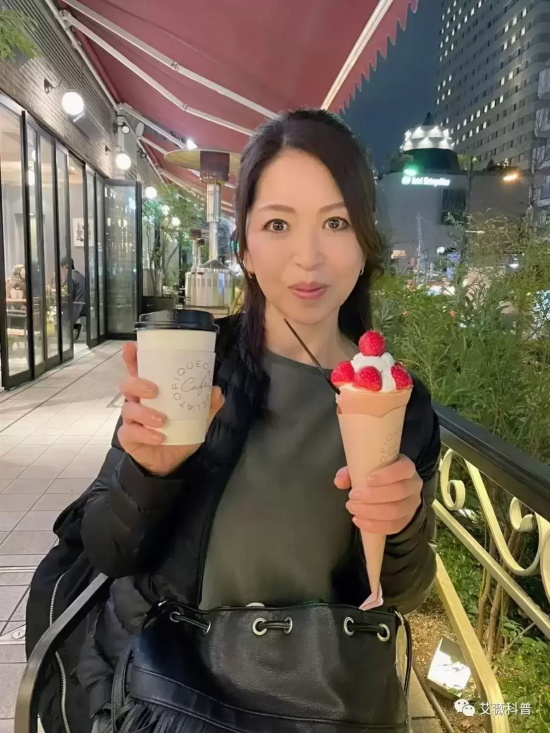 一代红人加山夏子美图分享，神奈川牡丹！