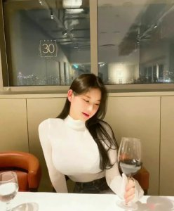 ​你喜欢的美玲元，日常一样落落大方