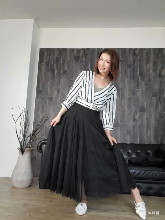 率性而为的加藤ツバキ写真分享，东京都紫罗兰！