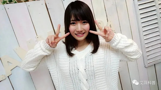 气质不凡的菊川みつ葉写真分享，行走的画卷！