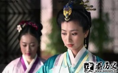 ​芈月传樊长使扮演者是谁 樊长使斓曦最新剧照