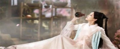 ​古人为什么要穿那么多衣服睡觉[古代为什么要穿那么长的衣服]