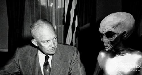 金字塔内惊现巨大能量波 外星人阴谋？
