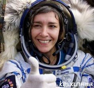 ​女宇航员外太空神秘怀孕生子 外星神童天赋异禀