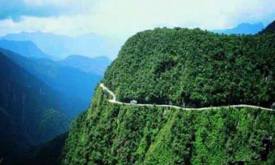 ​世界上最危险的地方“死亡公路”每年事故200次