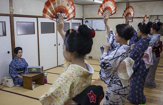 探秘日本艺伎收入令常人难以想象：陪1夜竟达上万