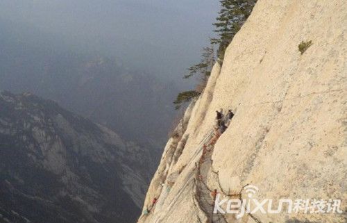 盘点全球让人双脚颤抖的6大景点华山第一天险