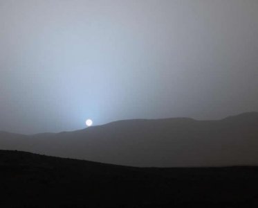 ​太阳系中其它行星日落时的天空是什么颜色？