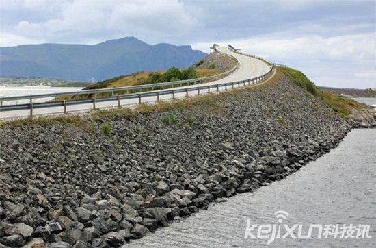 盘点世界上十大惊悚桥梁：挑战你的心理极限