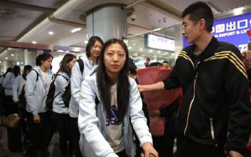 安家杰是谁的儿子家庭情况介绍 安家杰和丁霞的关系老婆周婷图片