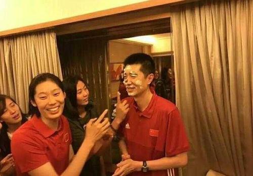 安家杰是谁的儿子家庭情况介绍 安家杰和丁霞的关系老婆周婷图片