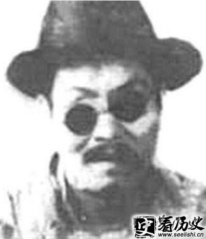 还原最真实的瞎子阿炳，吃喝嫖赌抽是样样精通