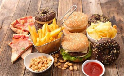 ​吃垃圾食品的危害英文作文 关于不吃垃圾食品的英语作文
