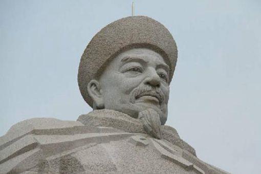 刘锦棠是如何协助左宗棠收复新疆的