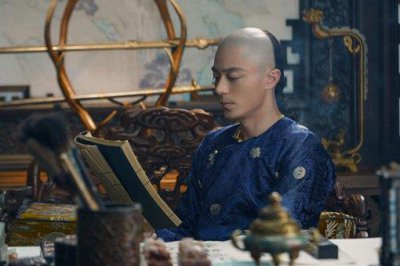 ​乾隆写了几万首诗,为何只有一首出现在小学课本上?