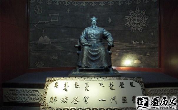 明安图雕像