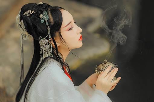 嫔妃来大姨妈了怎么办?