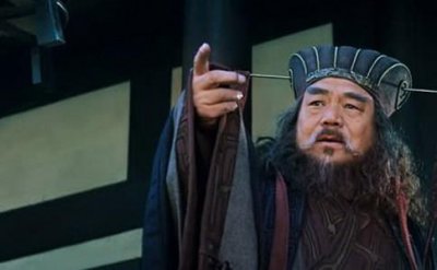 ​三千兵马控制帝都,董卓绝对不是没有脑子的人