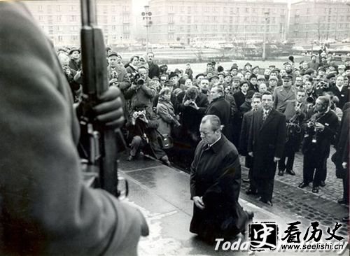 华沙之跪