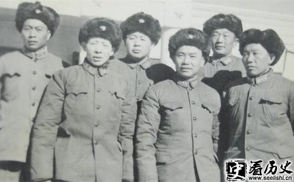 中印战争中国军官合影