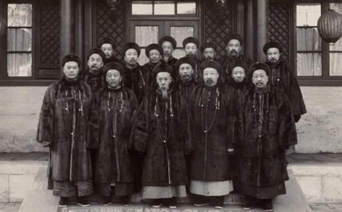 清朝官员工资俸禄有多少?俸禄丰厚吗?