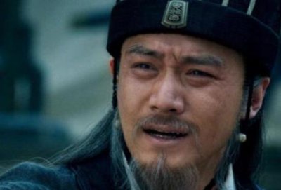 ​诸葛亮草船借箭的经过如何？周瑜为何要为难他？