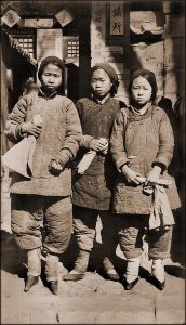 ​裹小脚的历史和起源（历史上这么多年为什么要女人缠足）