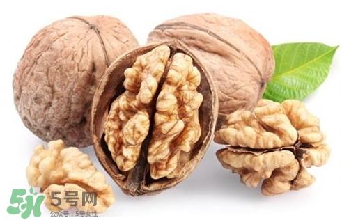 青皮核桃和干核桃哪个营养高？有什么区别？