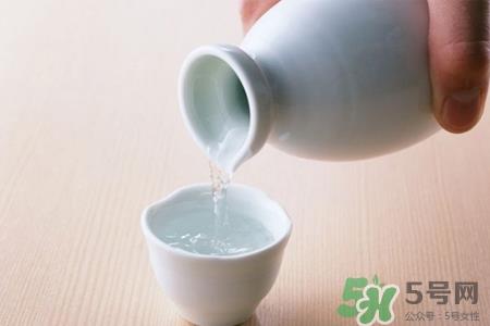 喝白酒能喝出白血病吗？白血病人能喝酒吗？