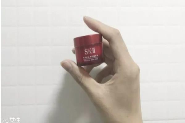 油痘皮适合的护肤品 油痘肌秋冬护肤品推荐