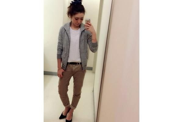 灯芯绒裤子配什么上衣女 灯芯绒裤子上衣搭配图片