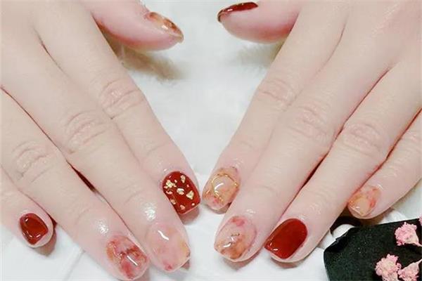 美甲可以养指甲吗 美甲的好处