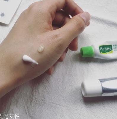 狮王祛痘膏和曼秀雷敦祛痘膏哪个好用 狮王vs曼秀雷敦