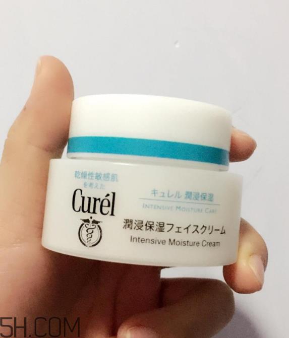珂润面霜适合夏天用吗？夏天用珂润面霜会油吗？