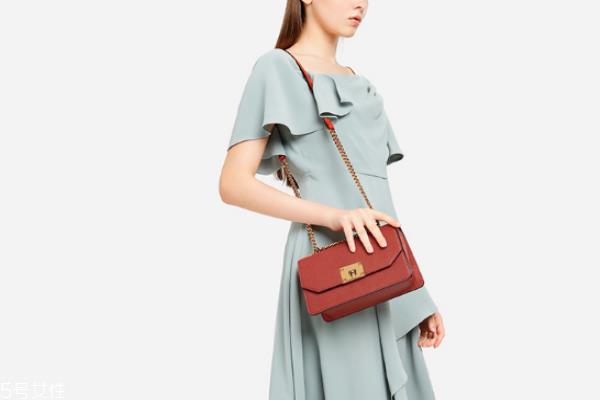 小ck和zara的包哪个好 快时尚品牌的对比