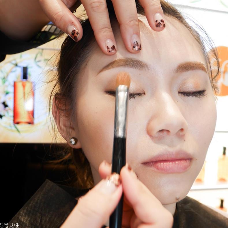 什么眉型显脸小 显瘦眉型步骤图解