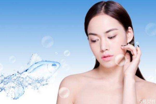 鼻子上起皮是怎么回事 皮肤起皮什么原因
