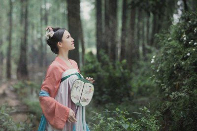 ​年会适合穿汉服吗 穿汉服要注意什么