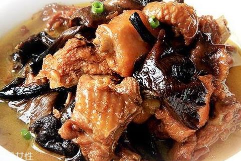 野生榛蘑怎么吃 炖肘子好吃又营养