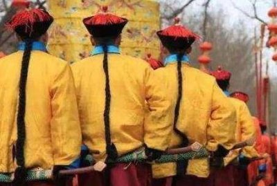 ​清朝侍卫为什么反着佩戴腰刀 这么做有什么好处吗