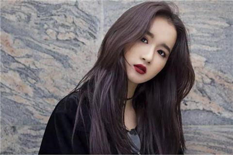 怎样和喜欢的女生聊天能很好的了解她，但又不能像查户口？
