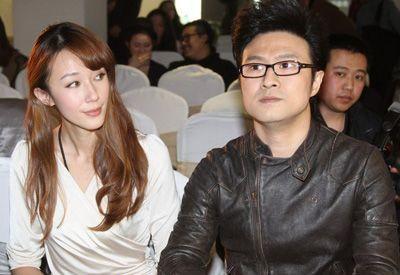汪峰4段婚姻，3个女儿，40岁章子怡小腹凸显，要圆汪峰儿子梦？