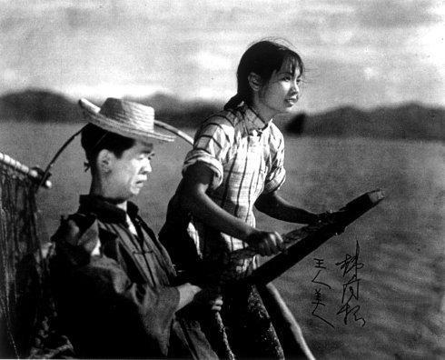 她20岁成为民国当红影后，曾嫁给外国籍影帝，晚年却变成植物人！