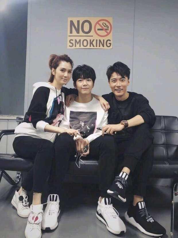 张丹峰儿子疑似要签约公司出道，微博已清空，网友：这颜值必火