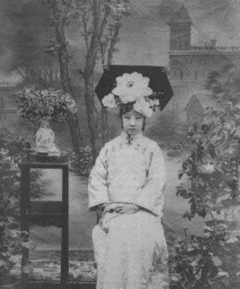 《甄嬛传》中各个妃子貌美如花，但是古代妃子真实照片却能亮瞎眼