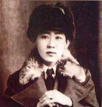 《甄嬛传》中各个妃子貌美如花，但是古代妃子真实照片却能亮瞎眼