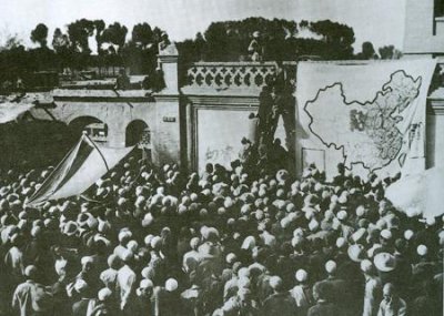 ​1950年，此匪钻进贺兰山成立“黑虎军”，声称三年内夺回西北五省