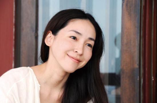 和小10岁的男人结婚，是什么样的体验，一个40岁的女人说出心里话